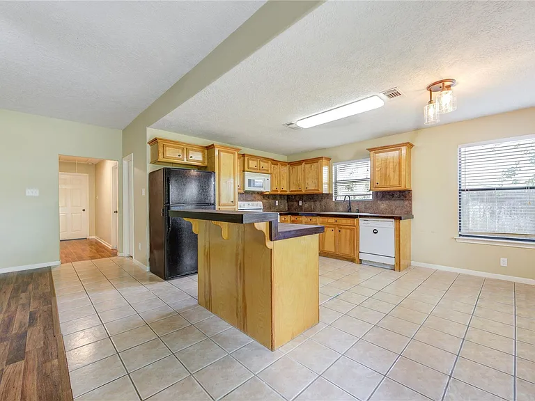 9550 Thousand Oaks Loop — Photo 11