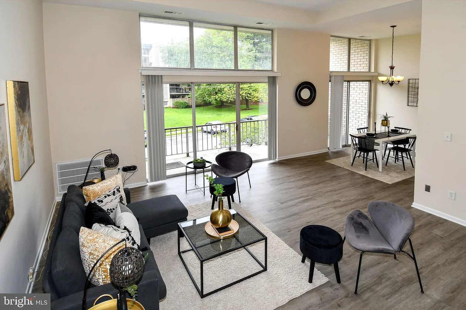 5572 Burnside Dr #5 photo 1