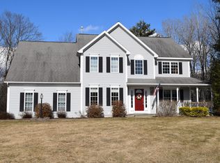 4 Settlers Rdg S, Malta, NY 12020