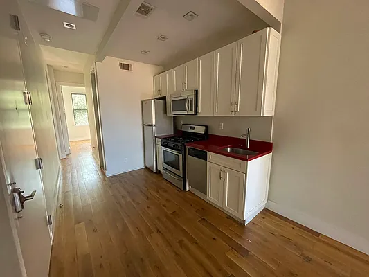 Rented by Lodger Corp | media 25