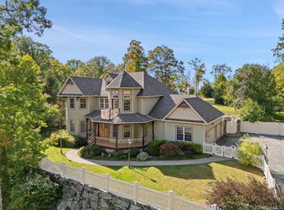 211 Woodmont Rd, Hopewell Junction, NY 12533