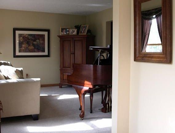 2nd image of 9964 Woodhurst Dr