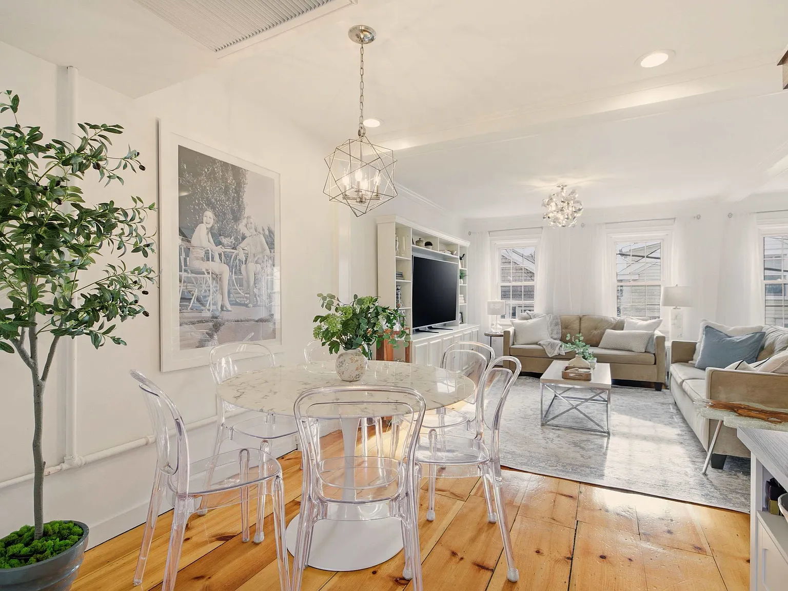4 bed, 2.5 bath, 1393 sqft, $4,500 — Photo 4