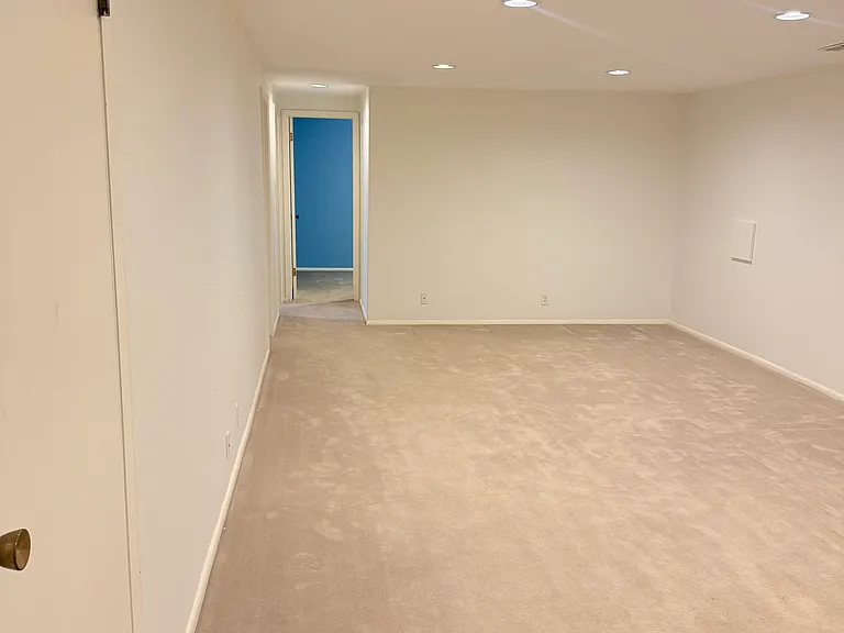 1692 S 550 W — Photo 25