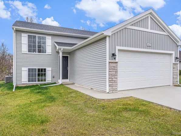 2297 Plum Tree Ct, Burton, MI 48519