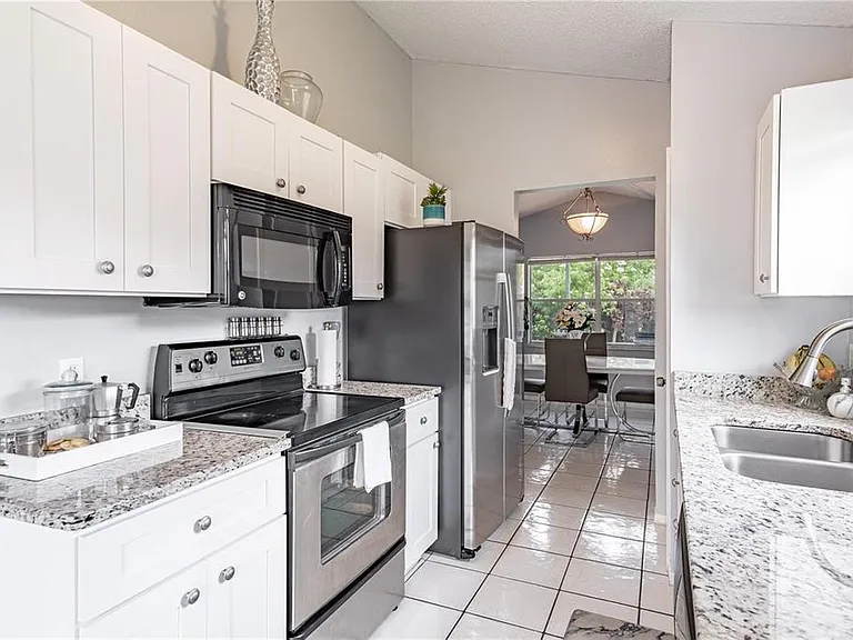 767 Meadowside Ct — Photo 13
