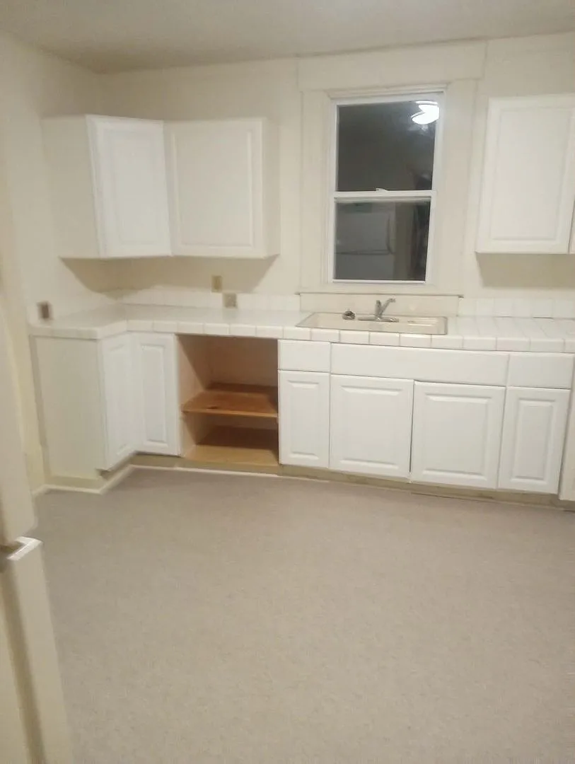 Act Fast - 2 Bedrooms Don't Last Long - Chanute KS — Photo 3
