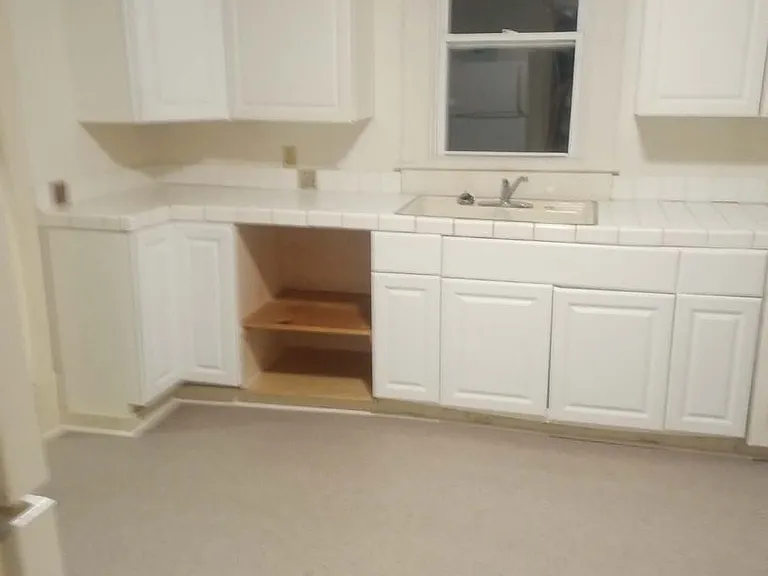 1209 S Malcolm Ave — Photo 3