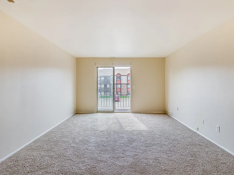 55 Suzanne Dr — Photo 8
