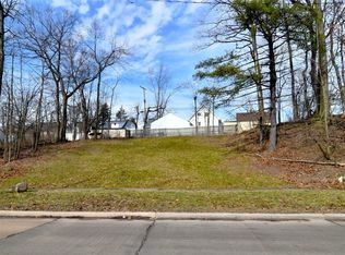 Meadowbrook Blvd, Cleveland Heights, OH 44118