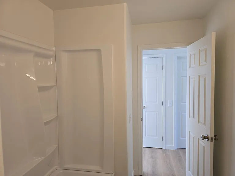 338 SW Woods St #2 — Photo 11