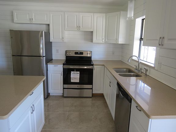 4th image of 3806 Calloway Dr