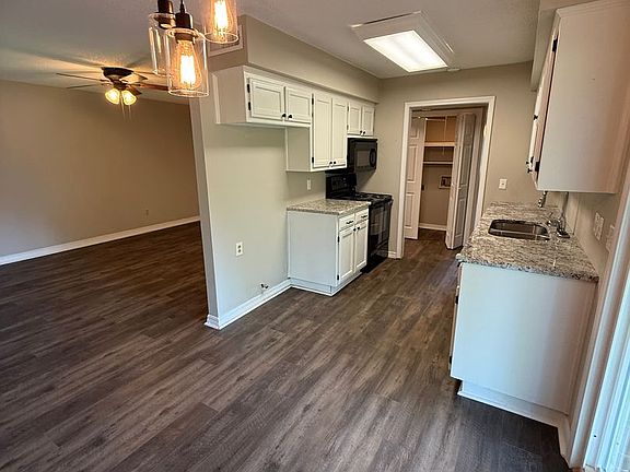 4th image of 1213-1215 N University Dr #1213