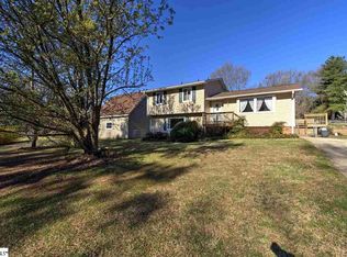 7 Paris View Dr, Taylors, SC 29687