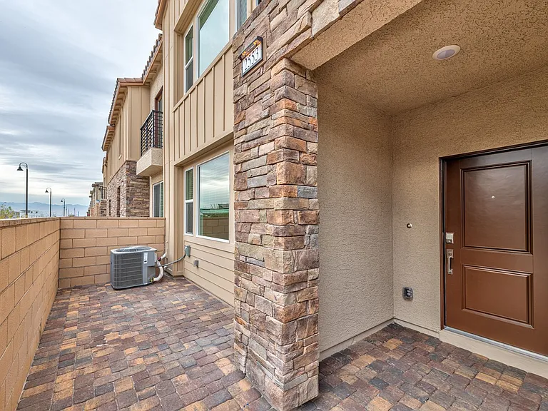 2553 Venetia Pointe St — Photo 15