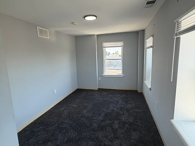 236 Bridge St #5 — Photo 2