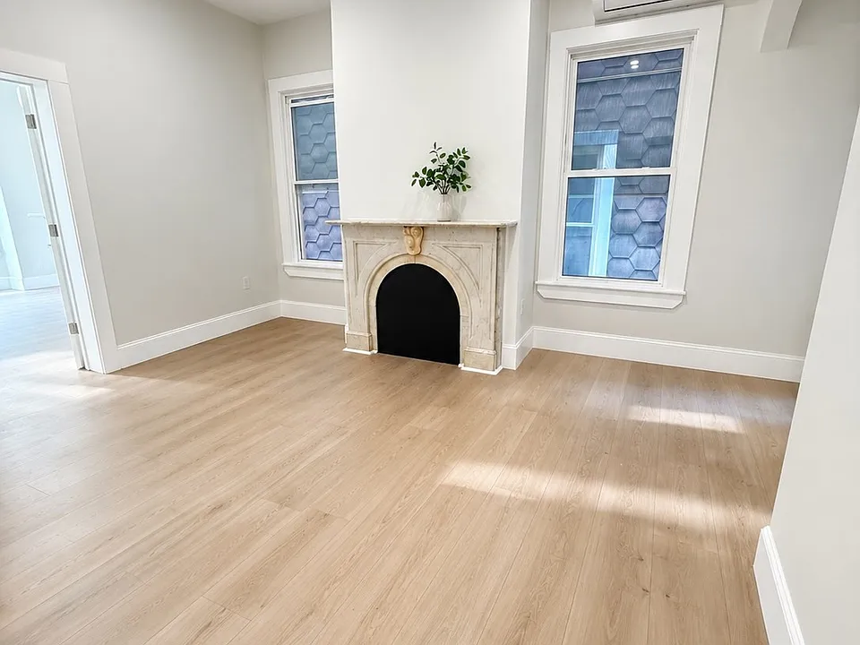 60 Bennington St #2