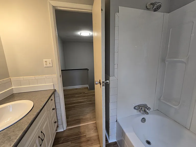 12 Pearl Cres #3 — Photo 13