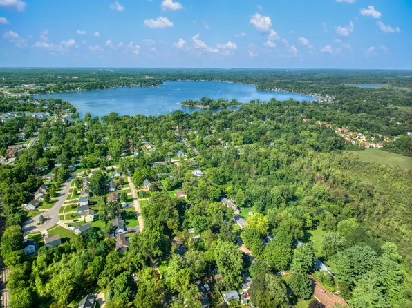 8848 Garfield Dr, Whitmore Lake, MI 48189