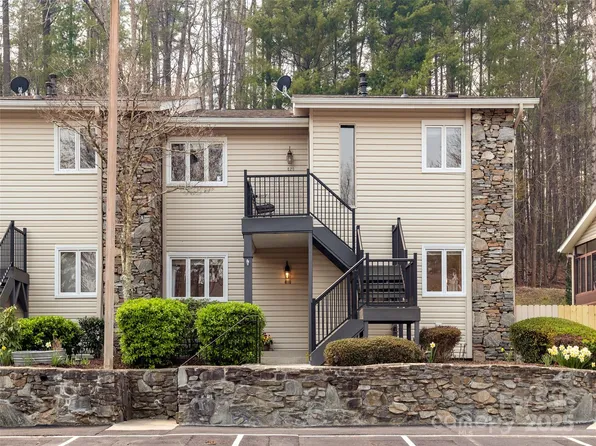 610 Britton Creek Dr, Hendersonville, NC 28791