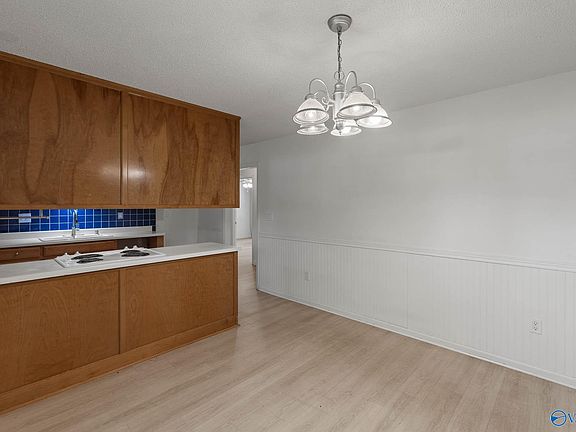 3rd image of 104 Sleepy Hollow Ln