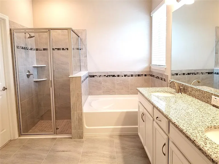 4923 Rolling Green Dr — Photo 15