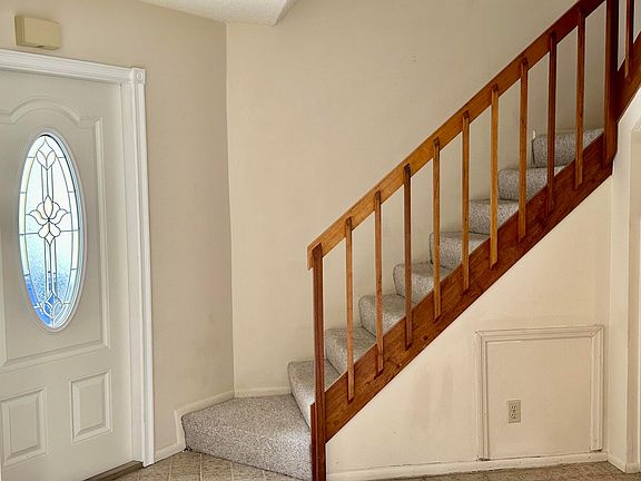 3rd image of 288 Seabreeze Circle