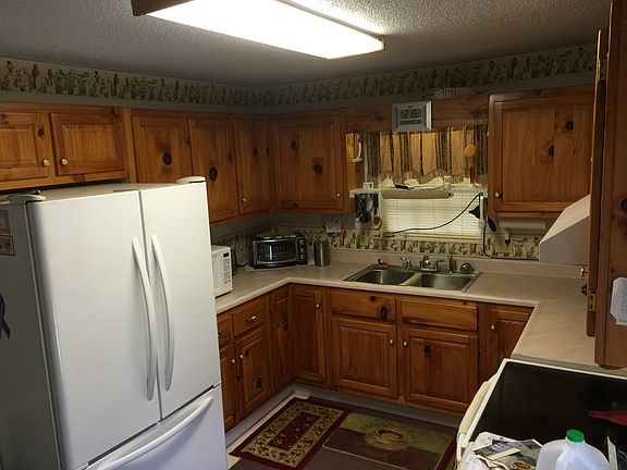 2nd image of 6112 Thorn Grove Pike