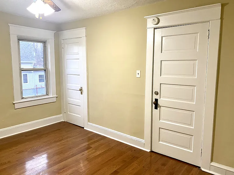 223 E Mountain Rd — Photo 18