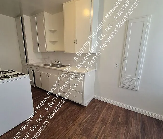 424 W 17th St — Photo 1
