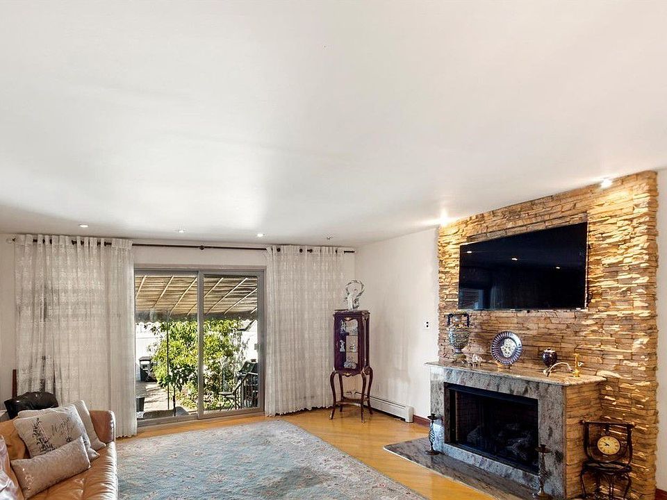 1st image of 2914 Gerritsen Ave