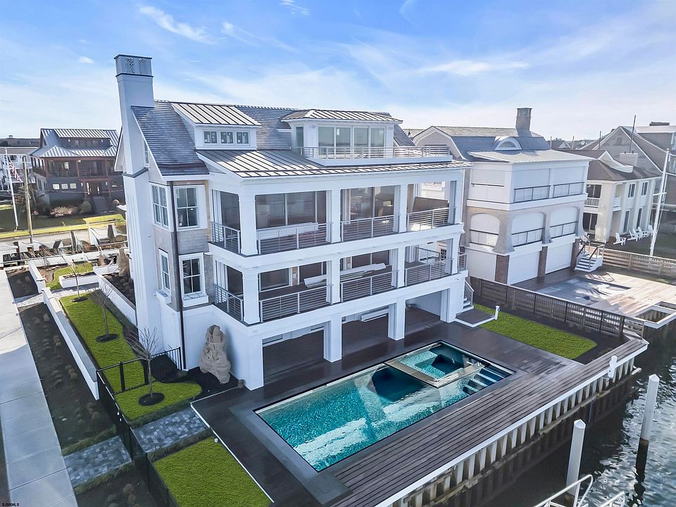 1st image of 80 Bay Rd