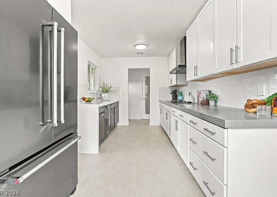 3654 Vista Del Monte Dr