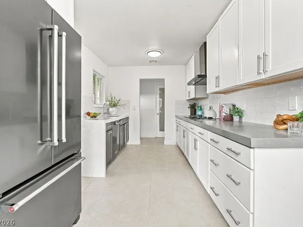 3654 Vista Del Monte Dr, Las Vegas, NV 89121