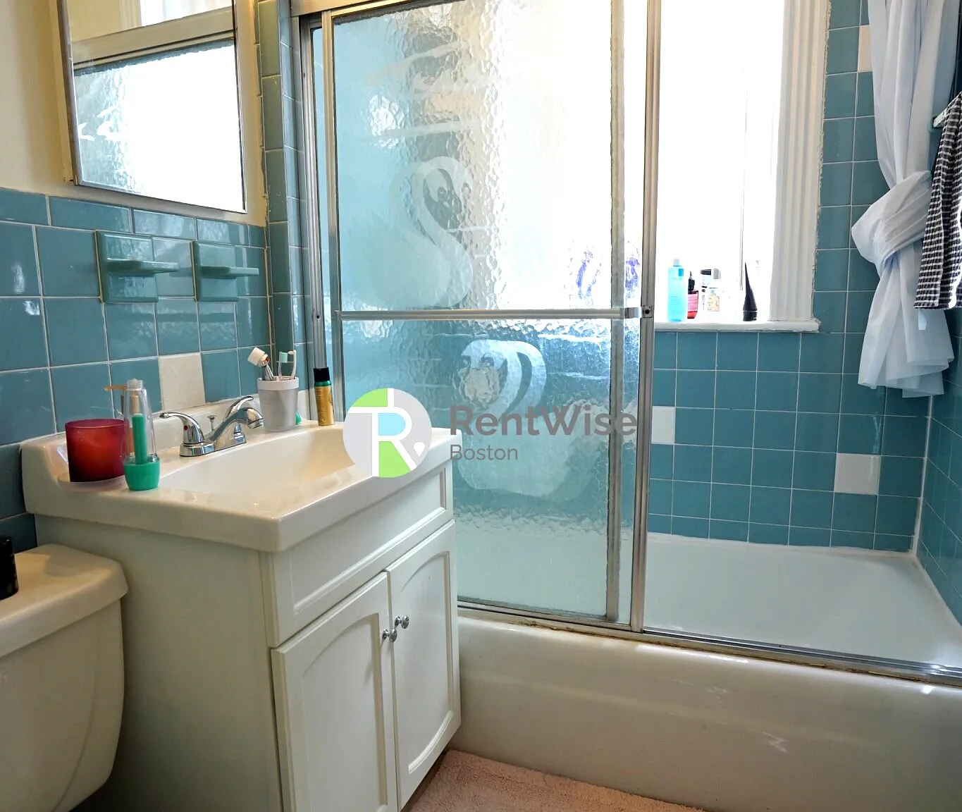 Studio, 300 sqft, $1,879 — Photo 4