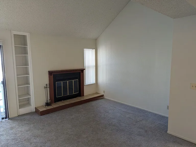 Eastlake Apartments — Photo 50