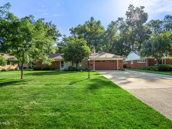 2327 Heatherwood Dr, Toledo, OH 43614