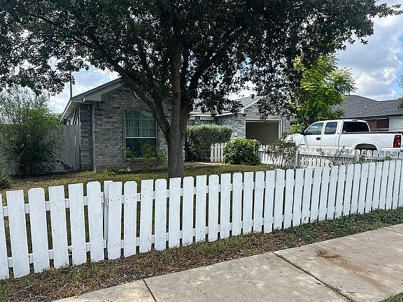 2nd image of 2721 Hawaii St