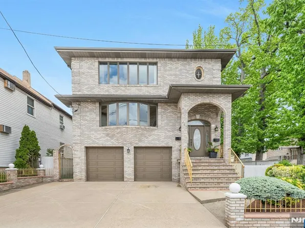 245 Wilson Ave, Lyndhurst, NJ 07071