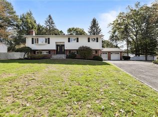 4 Tavo Ln, New City, NY 10956