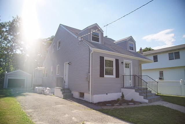 1st image of 524 Emerson St