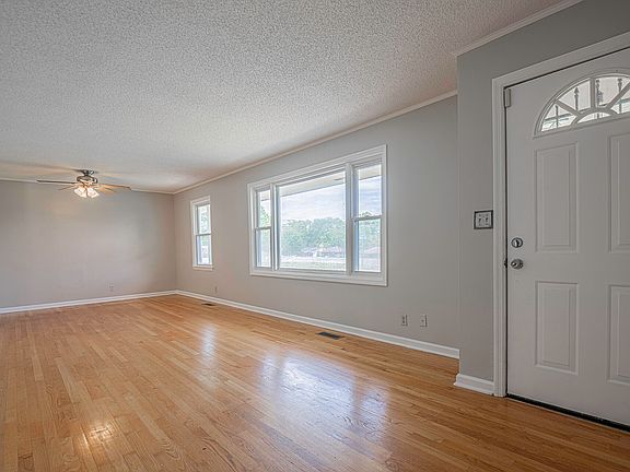 3rd image of 3803 Laird Ln