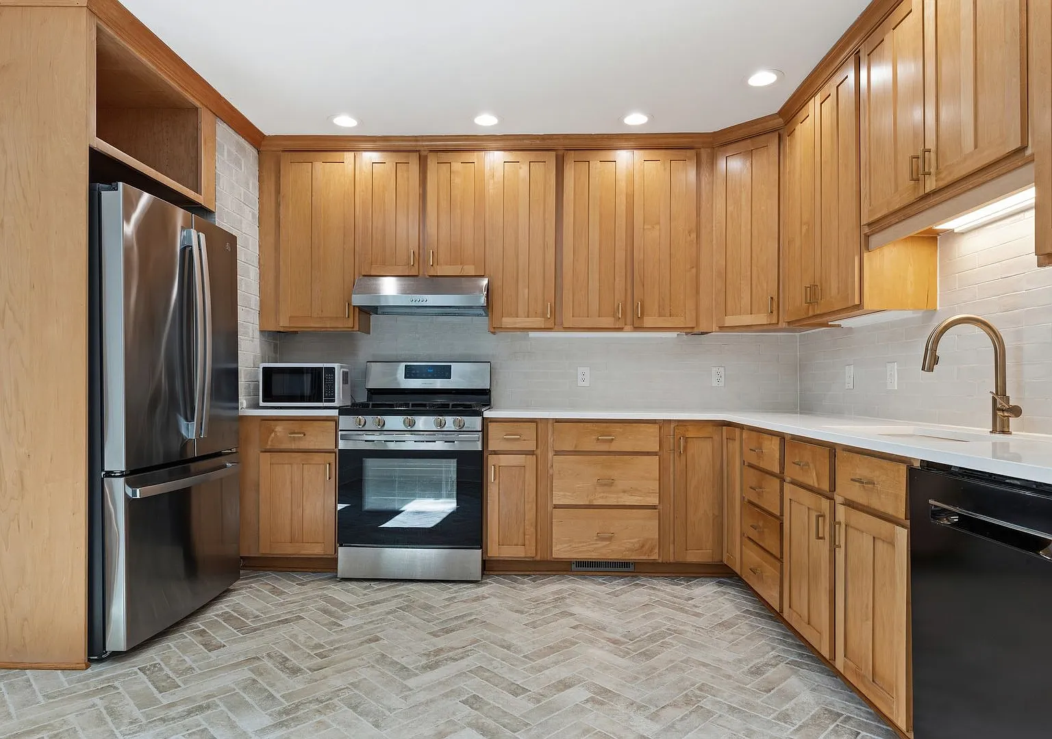 Bright, Updated Home Minutes from UNC and Downtown Chapel Hill — Photo 4