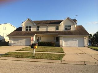 821 Lookout Ct, Hartford, WI 53027