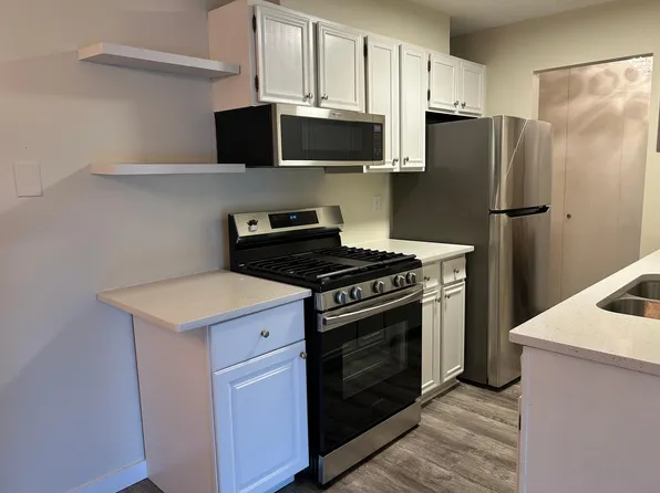 4820 Park Commons Dr APT 234, Saint Louis Park, MN 55416