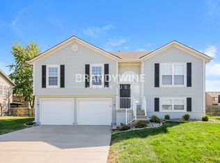 809 Canter St, Raymore, MO 64083