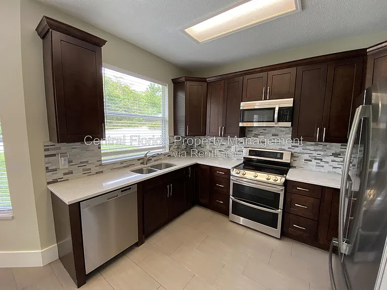 4115 Andover Cay Blvd — Photo 12