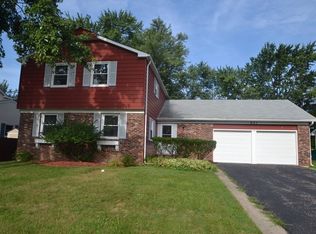 651 Woodhollow Ln, Buffalo Grove, IL