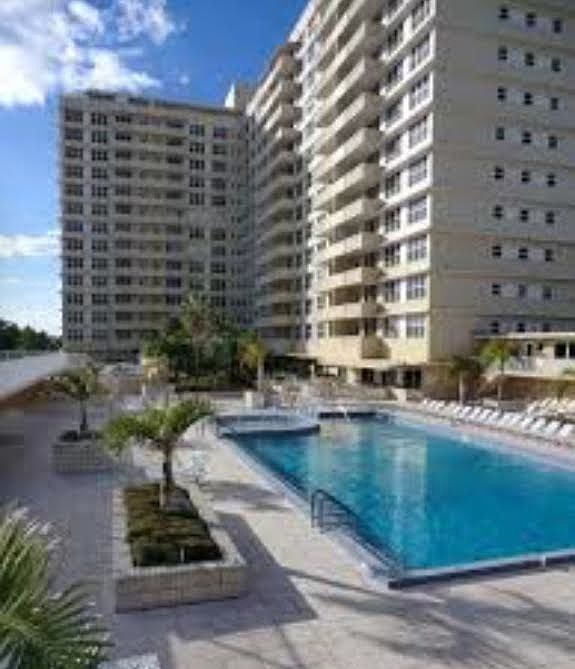 2nd image of 4747 Collins Ave APT 609