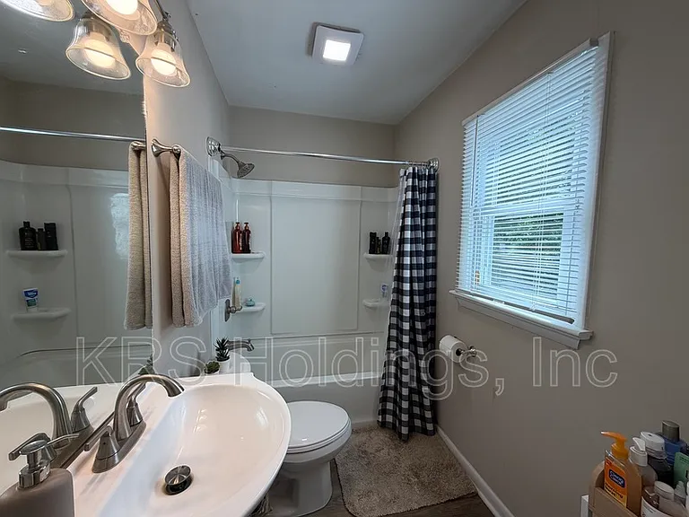 60 Sycamore Ave — Photo 9